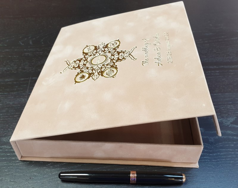 Cutii premium pentru invitatie nunta M6305 – Cutii Rigide